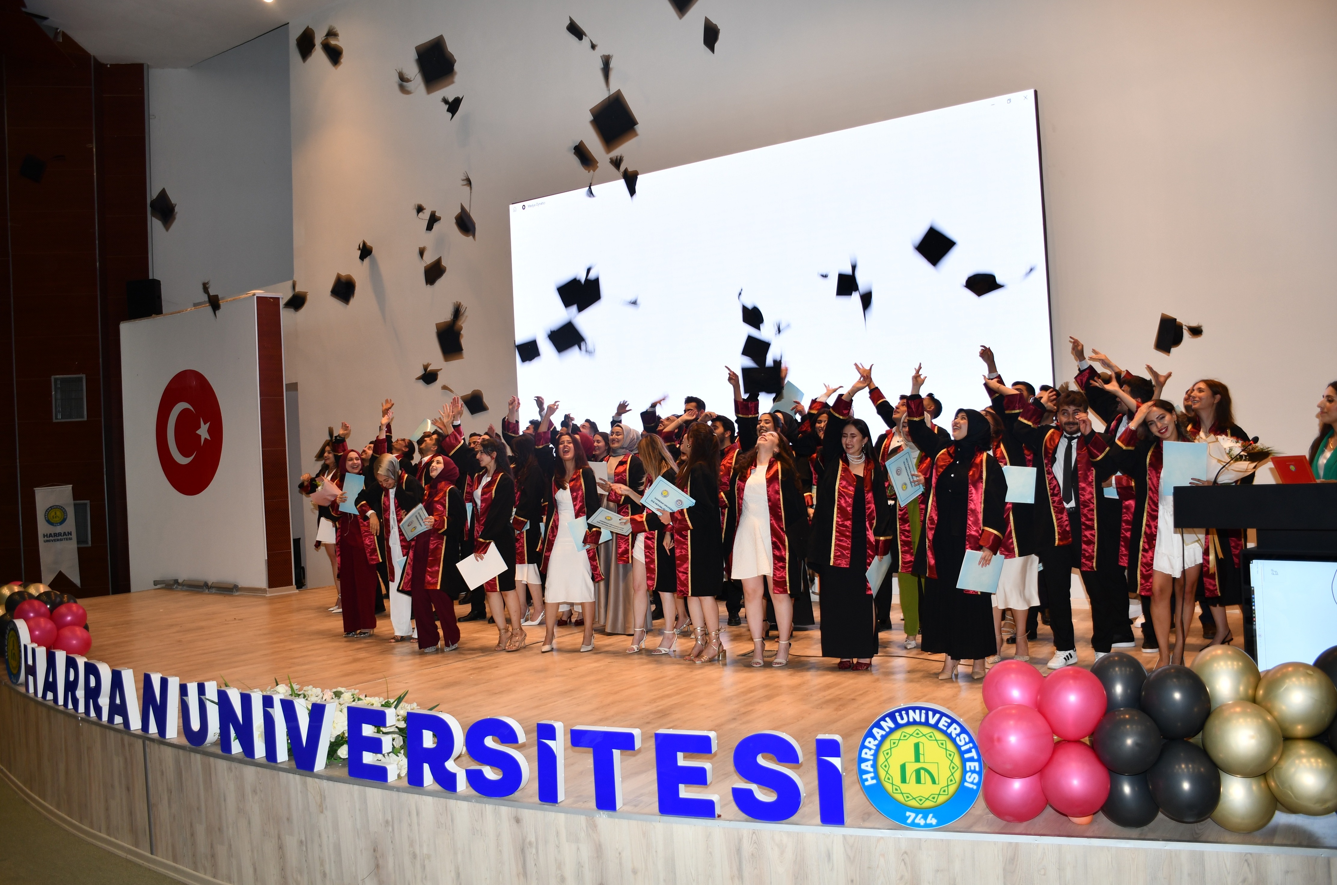 Fakültemiz 2024-2025 Eğitim-Öğretim Dönemi Mezuniyet Töreni Yapıldı